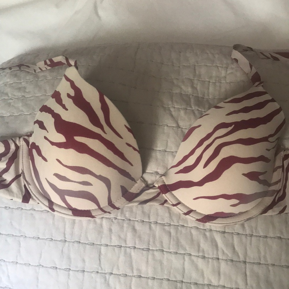 Animal strip bra